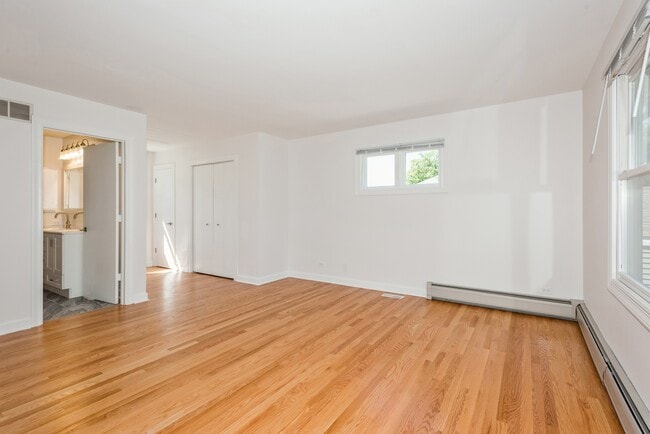 Building Photo - 15W244 Harvard St