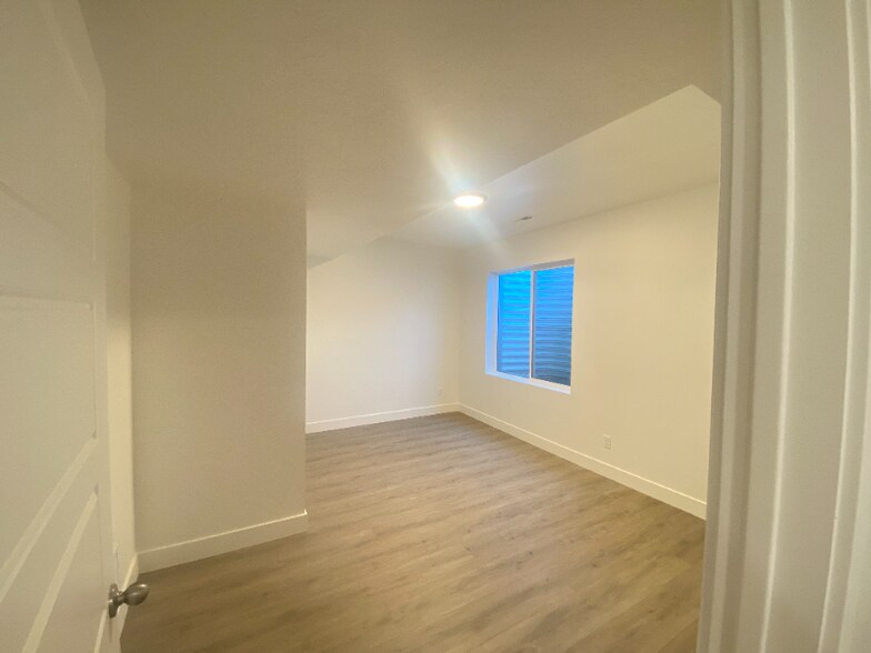 Building Photo - 946 Shadow Brk Ln