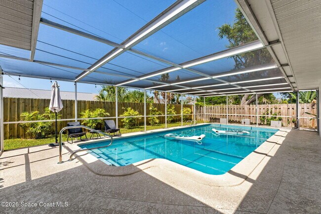 Building Photo - 440 Coconut Dr