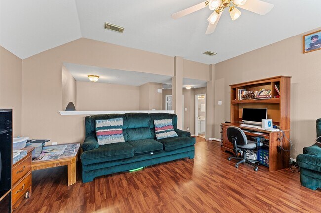 Building Photo - 1631 Mustang Crossing