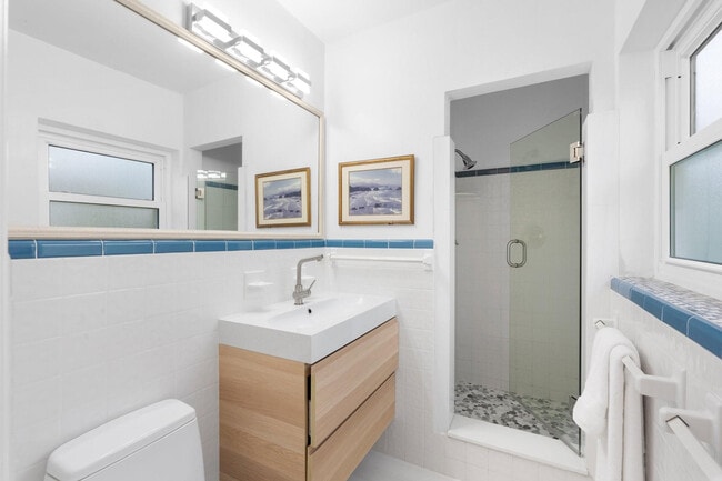 Building Photo - 2317 NE 12th St