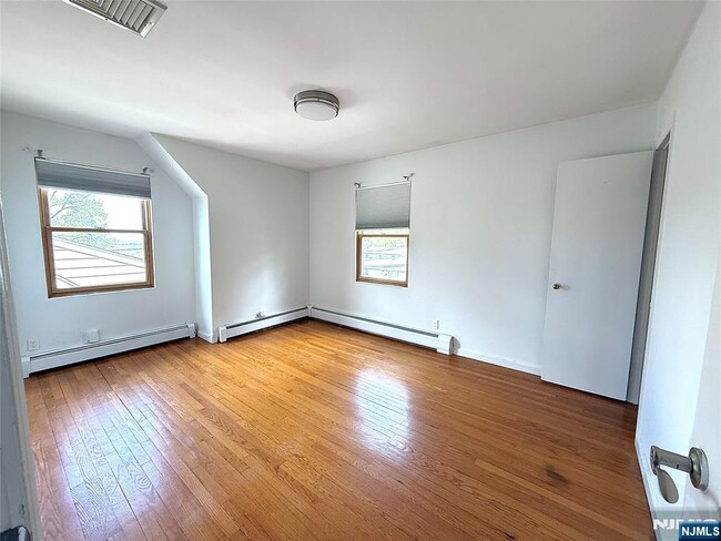 Building Photo - 224 E Edsall Blvd