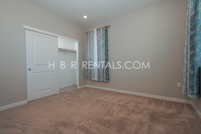 Building Photo - 1038 Osprey Dr