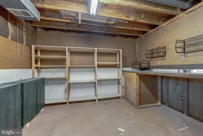 Building Photo - 9802 Brightlea Dr