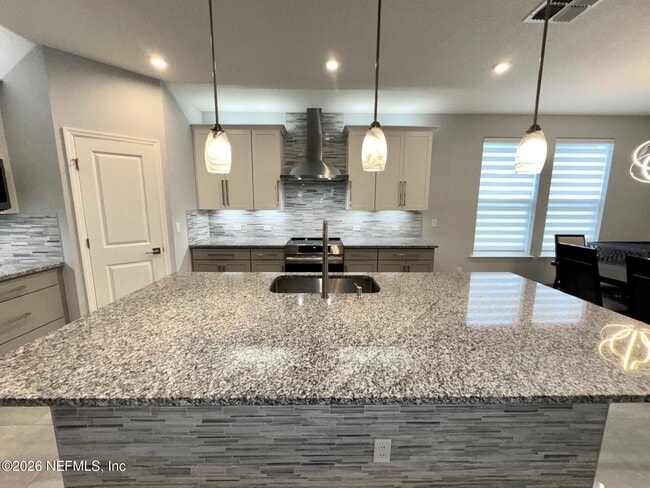 Building Photo - 163 Pine Forest Ct