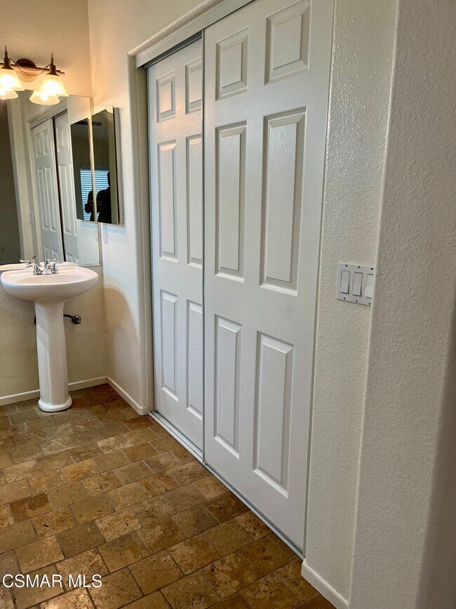 Building Photo - 658 Avenida Magdalena