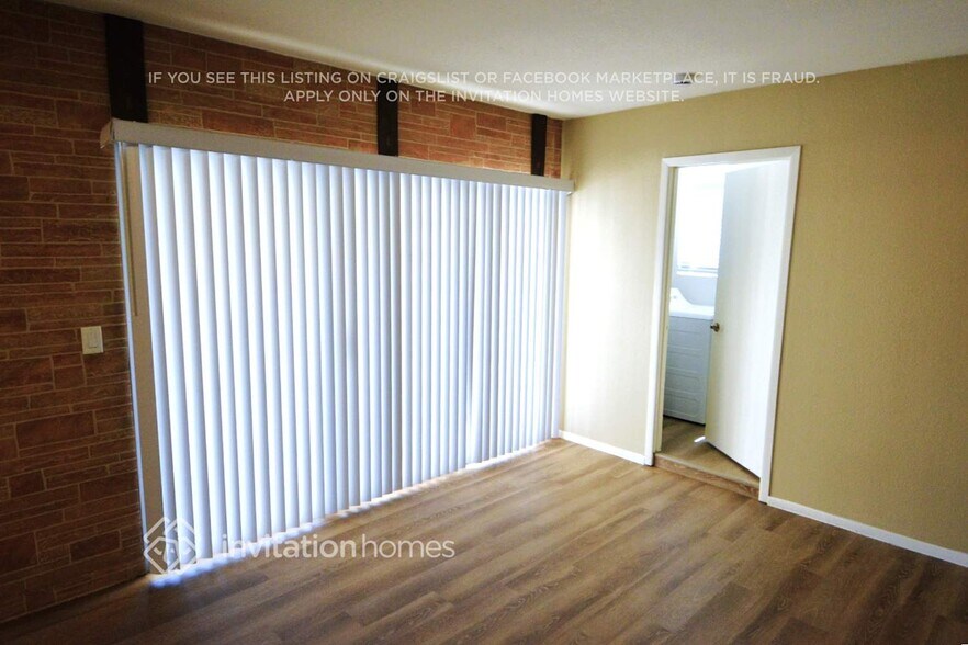 Building Photo - 2301 W Waltann Ln