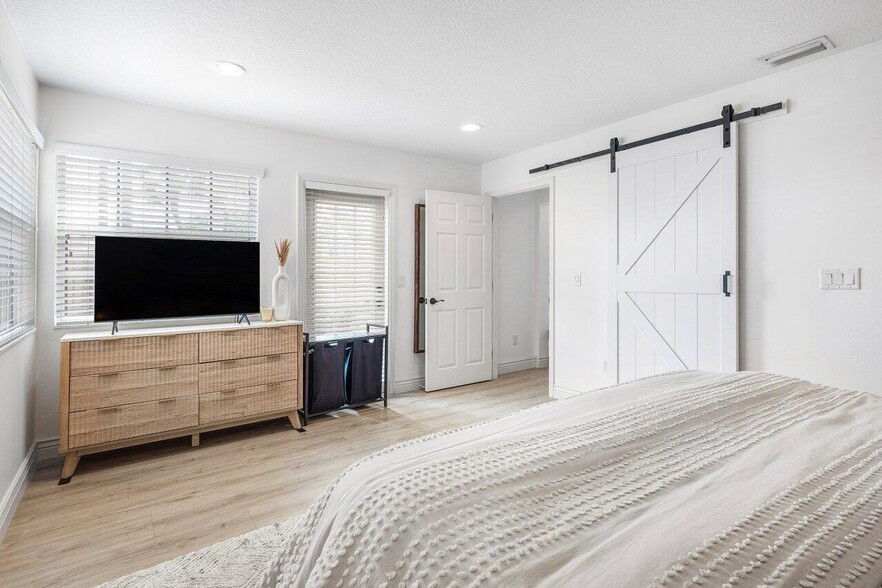Building Photo - 5120 Coronado Rdg