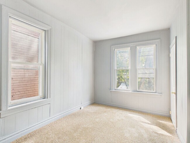 Building Photo - 1527 Naudain St