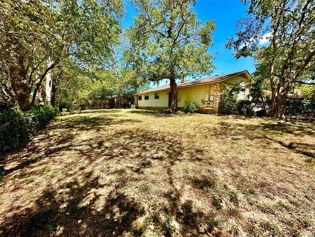 Building Photo - 12310 Willow Wild Dr