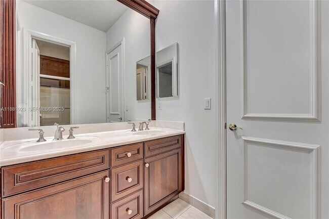 Building Photo - 3203 W Stonebrook Cir