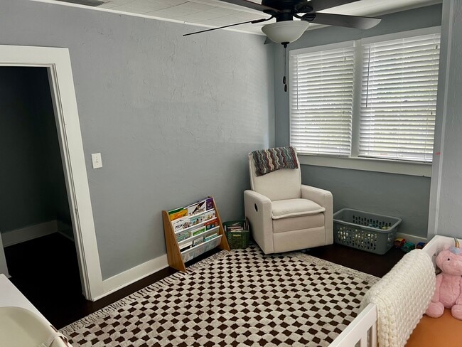 Building Photo - 1533 Hough St