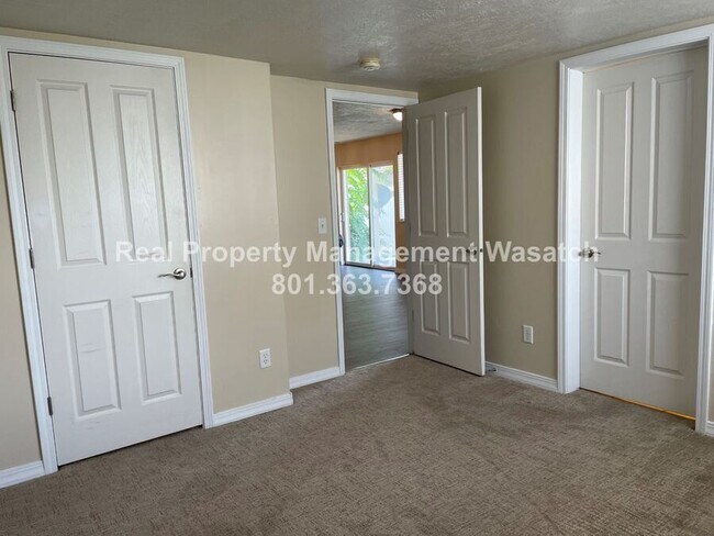 Building Photo - 380 N 500 W