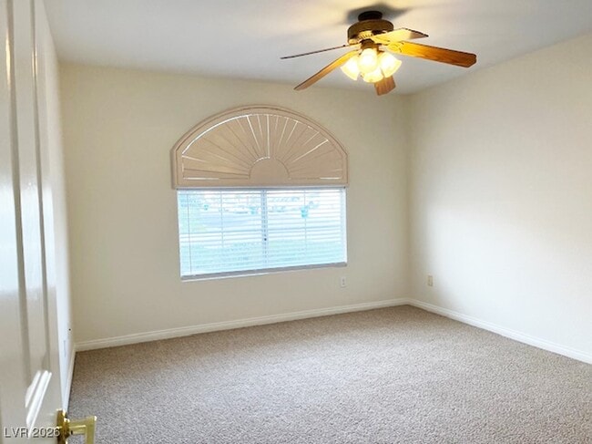 Building Photo - 16 Oak Hollow Ct