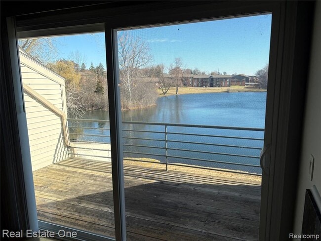 Building Photo - 2830 Davison Ave