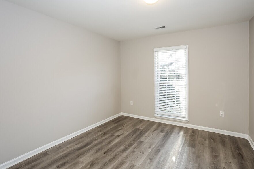 Building Photo - 7825 Elm Tree Ln