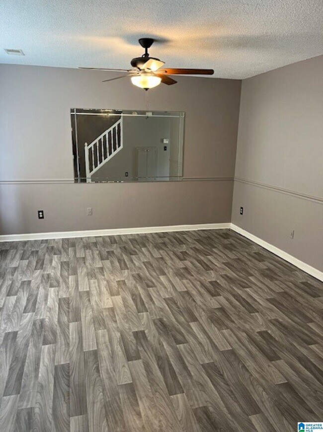 Building Photo - 2554 Hampstead Dr