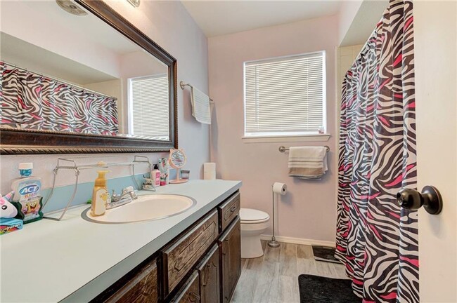 Building Photo - 330 Overton Dr