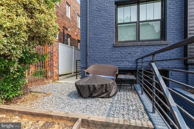 Building Photo - Available Now! Two Bed // Two Bath in Eckington!