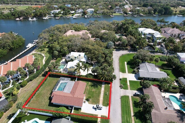 Building Photo - 2289 Windsor Rd