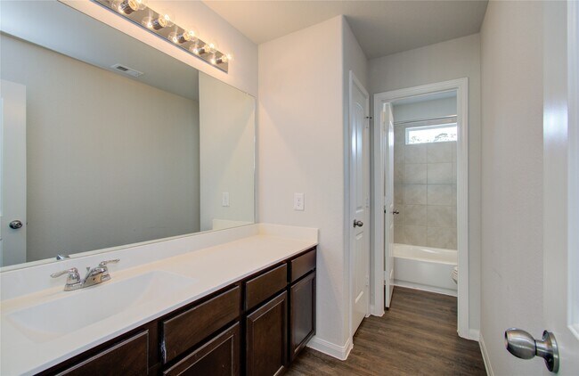 Building Photo - 3504 Cannon Dr