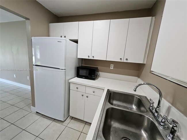 Building Photo - 7490 Miami Lakes Dr