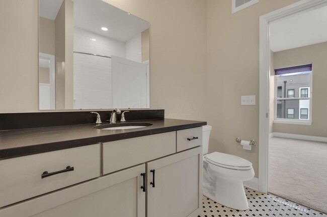 Building Photo - 6633 Dale Dr
