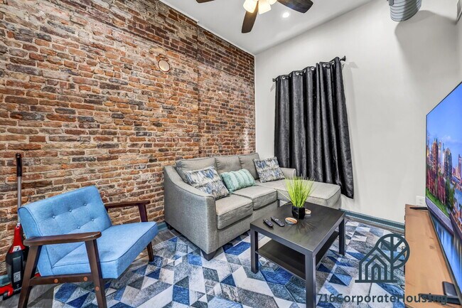 Building Photo - Furnished 2-Bedroom, 2-Bath Apartment near the Medical Campus