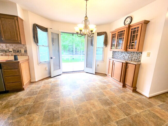 Building Photo - 9 Wisteria Ln