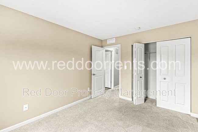 Building Photo - 6114 Pebblebrooke Rd