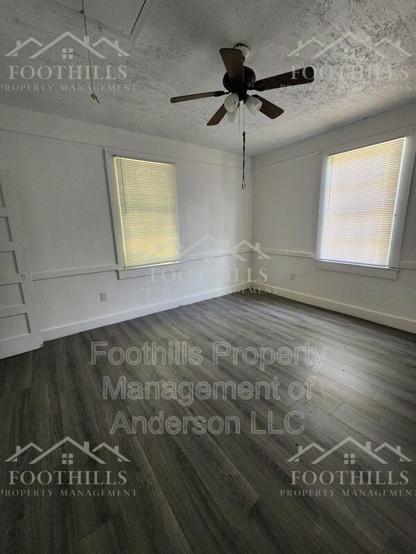 Building Photo - 221 L St