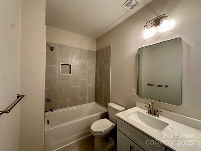 Building Photo - 9251 Eleanor Dr
