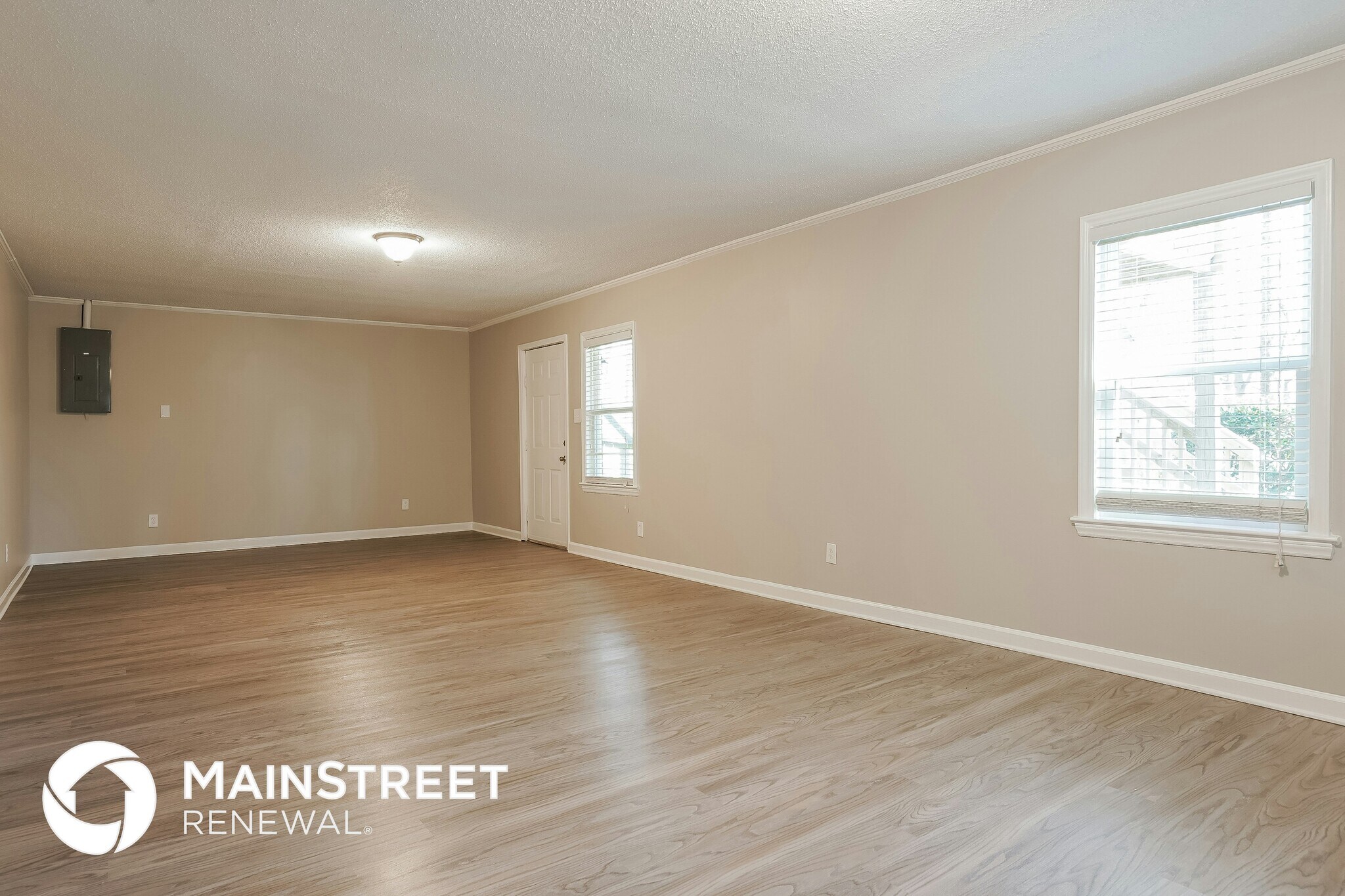 Building Photo - 4210 Queen Victoria Pl