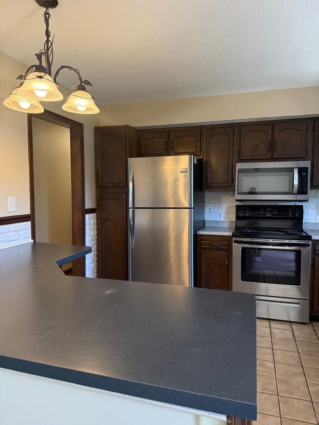 Building Photo - 3 BR / 3 BA Single-family home near Ellettsville