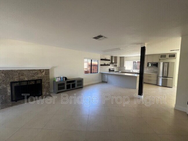 Building Photo - 2247 Atrisco Cir
