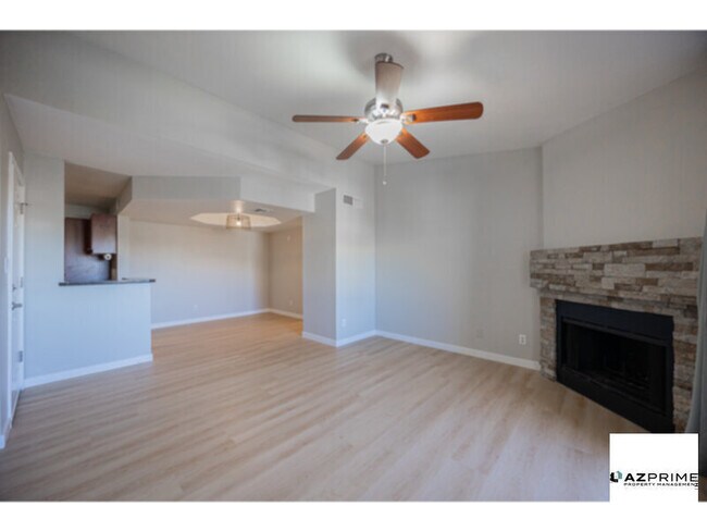 Building Photo - Exquisite Phoenix 2/2 Condo with Pool Views &amp; Resort Amenities!