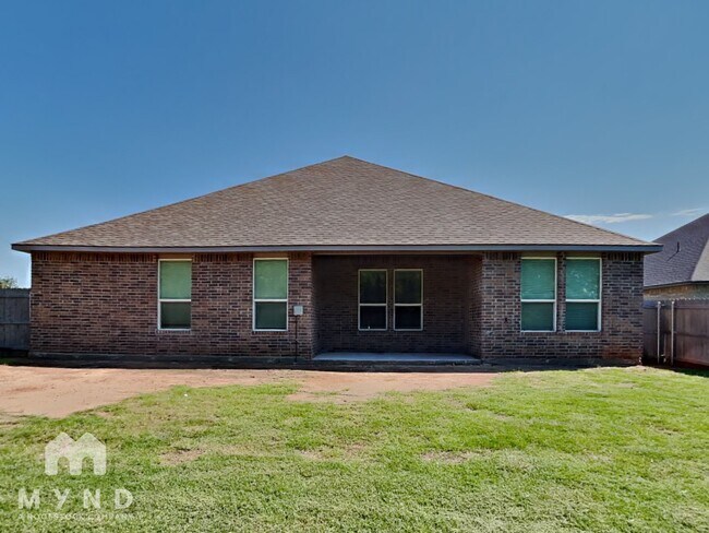Building Photo - 10901 SW 19th St
