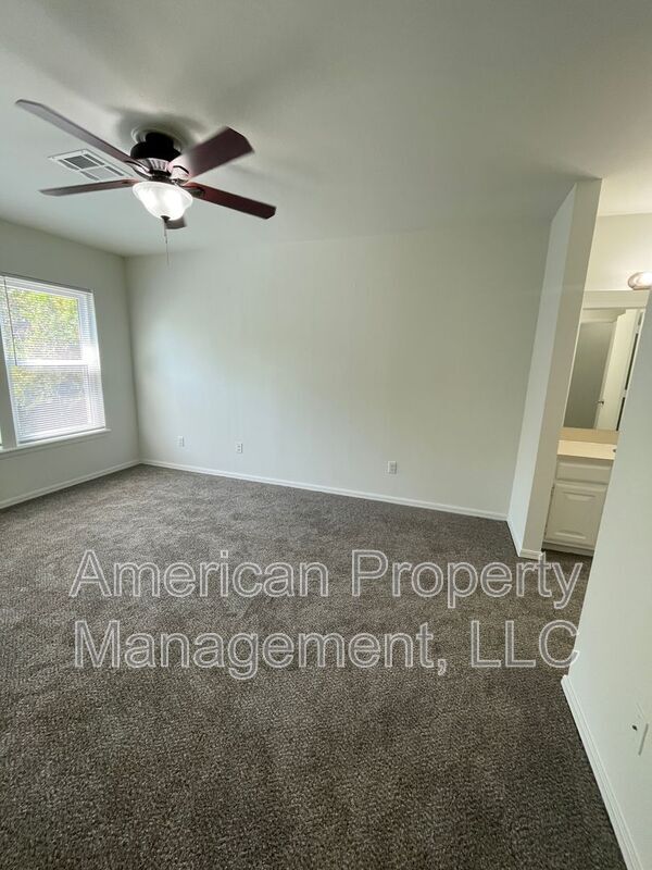 Building Photo - 1704 W 62nd St S