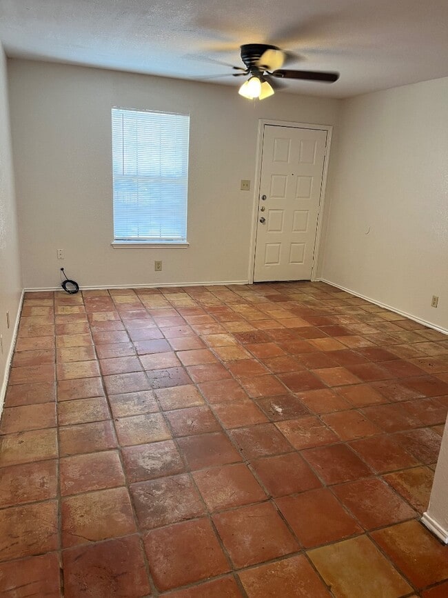 Building Photo - 2717 Quail Run St