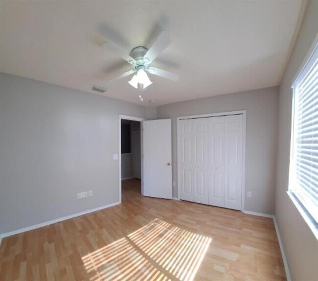 Building Photo - 1501 Rincon Dr