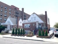 Building Photo - 364 E Broadway
