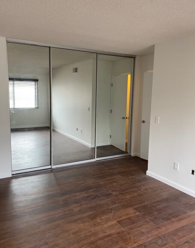 Building Photo - 17476 Plaza Cerado