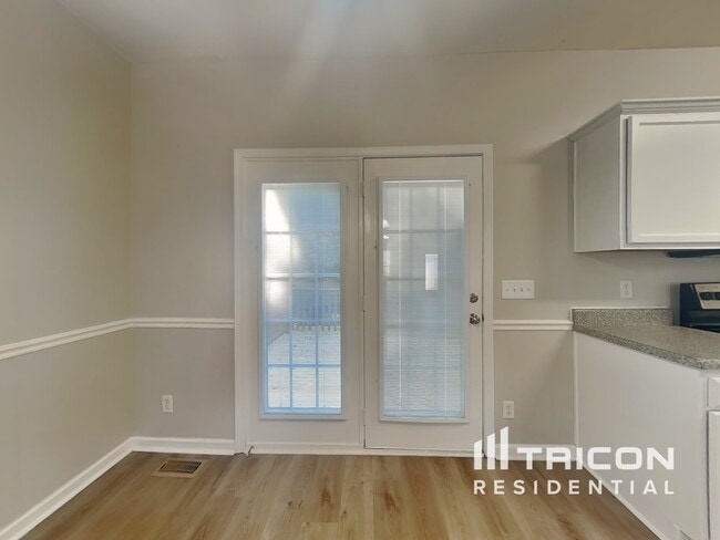 Building Photo - 4006 New London Ct