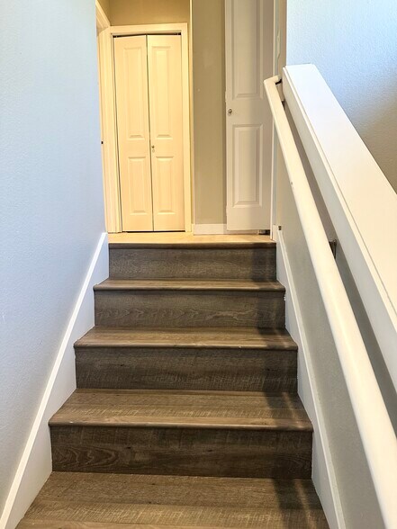 Building Photo - 12713 NE 83rd Ct