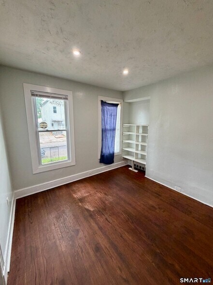 Building Photo - 139 Poplar St