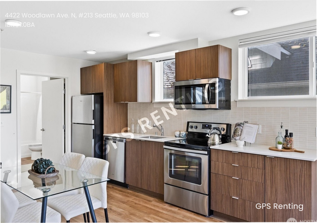 Building Photo - 4422 Woodlawn Ave N