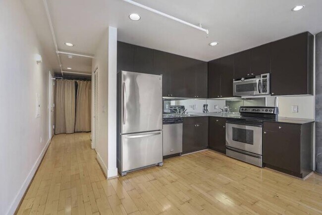 Building Photo - Modern Industrial Loft in Jack London Square