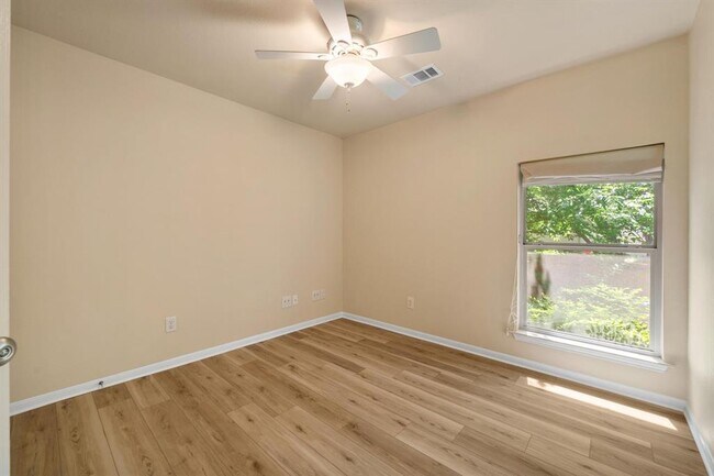 Building Photo - 36 Muirfield Greens Ln