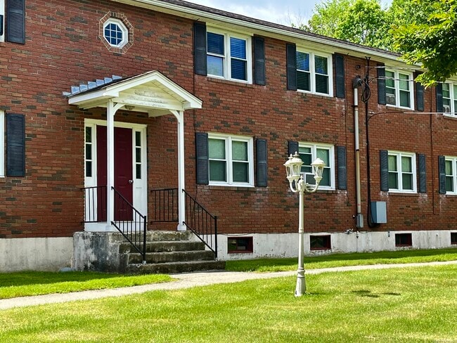 Building Photo - 608 Norwich Ave