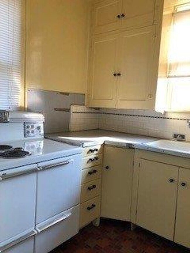 Building Photo - FALK 1